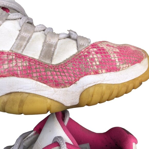 Rare 2019 Air Jordan 11 Retro Low Pink Snakeskin Size 8.5 - Picture 9 of 16